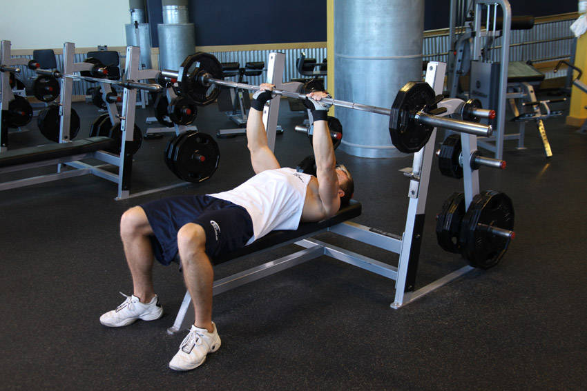 Close-Grip Barbell Bench Press variant 2