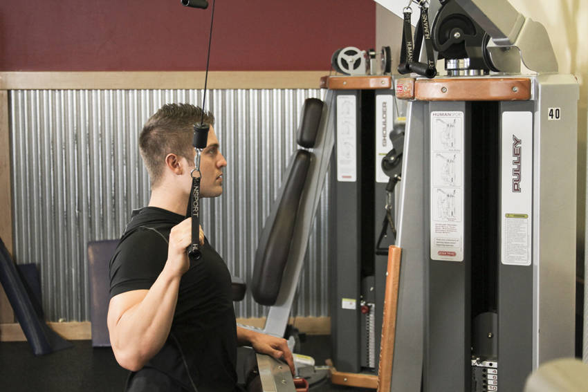 One Arm Lat Pulldown variant 2