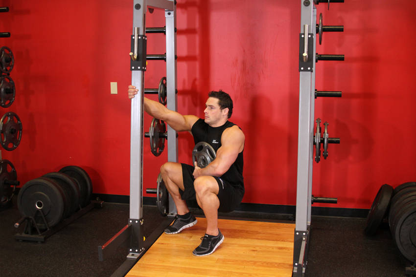 Weighted Sissy Squat variant 2