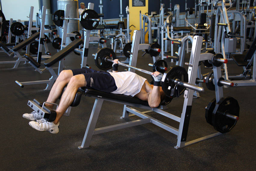 Wide-Grip Decline Barbell Bench Press variant 2
